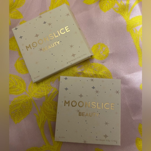 ⭐️HP⭐️🆕Moonslice Beauty|Pressed Blush in Beautiful - Picture 4 of 5